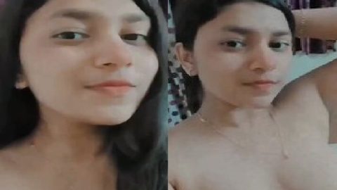 Cute Desi girl boobs show viral selfie exposed