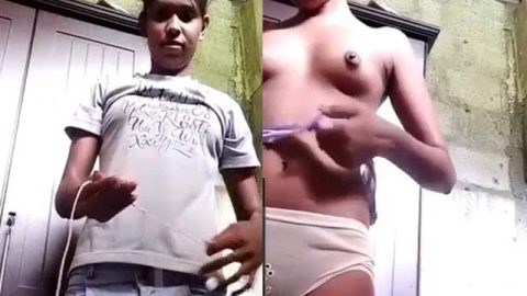 Cute Lankan girl shows her small boobs
