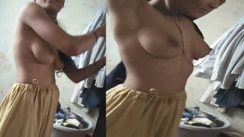 Cute bhabhi boob press by devar while topless