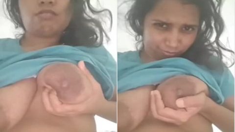 Cute facial expression showing bhabhi topless selfie