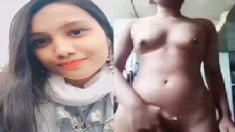 Cute girl tiny boobs showing viral Desi MMS