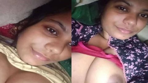 Cute girlfriend selfie boobs show to boyfriend