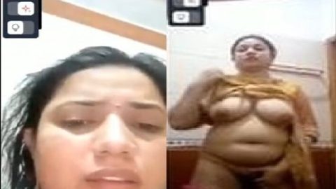 Desi aunty video call sex chat viral dress change