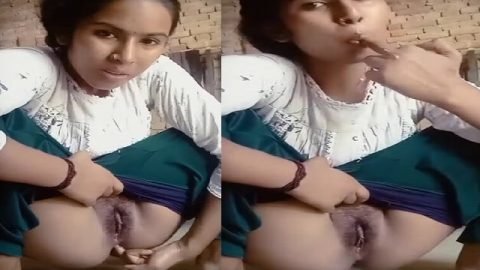 Desi fingering village girlfriend licking orgasm