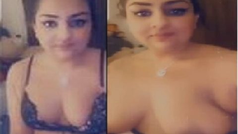 Desi girl boobs show on video call to boyfriend