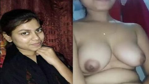 Desi girl fingering cunt with middle finger viral MMS