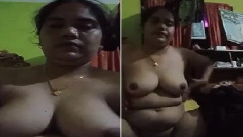 Divorced bhabhi naked Indian fingering in horniness