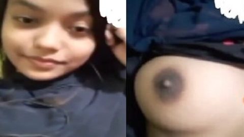 First time boobs show of a sexy girlfriend