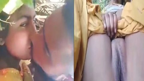 Fucking in jungle by desi village girl nude viral MMS