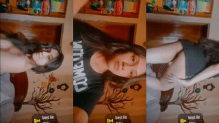 Sexy Girl Strips Curves Moves