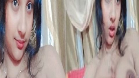 Gorgeous college girl boobs show viral MMS