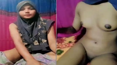 Hijab college girl small boobs show for boyfriend