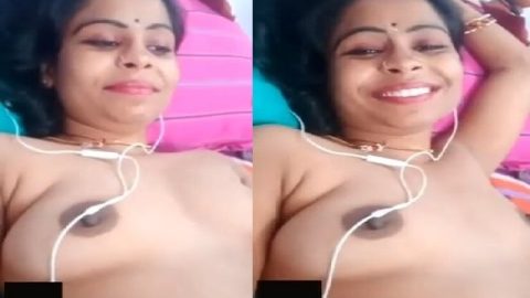 Horny aunty video call boob show with a smile