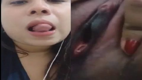 Horny babe black pussy exposing video call sex chat
