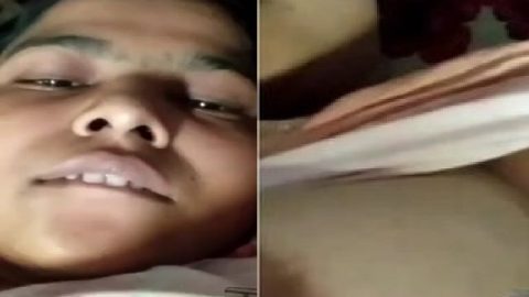 Horny bhabhi huge melons on viral video call sex