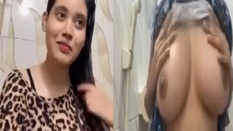 Horny boobs showing Desi girl nude for lover