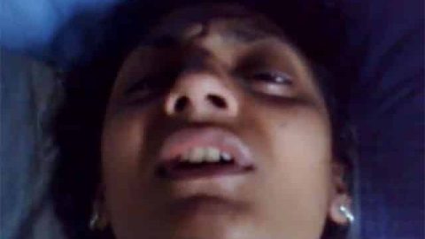 Horny virgin girlfriend's hot Indian XXX MMS