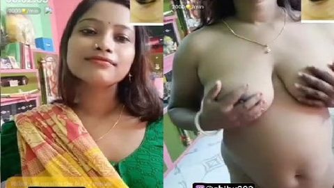 Hot wife on Chamet goes nude during paid viral cam chat