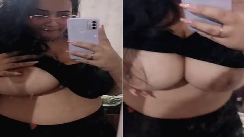 Huge boobs MILF topless and viral sex video MMS