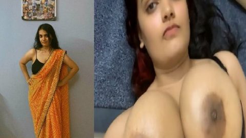Huge boobs bhabhi sex mood exposing topless body
