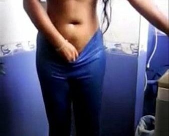 Desi Village Bhabhi nude selfie video for her secret lover