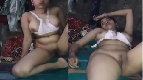 Long haired Desi girl boobs pussy show
