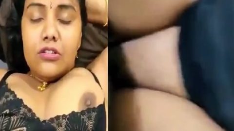 Mallu wife cheating sex with husband friend viral MMS