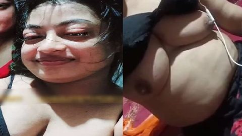 Married bhabhi removing bra and showing big boobs