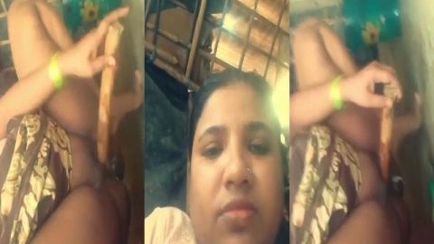 Mature Bangla village Bhabhi dildoing pussy on cam