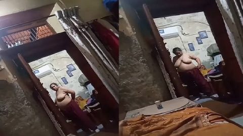 Mature MILF huge boobs showing hidden sex cam