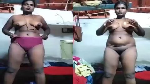 Mature Tamil aunty sex teasing nude viral show