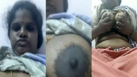 Mature south Indian Bhabhi boob show