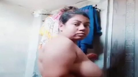 Milk tanker Bhabhi full nude show on cam