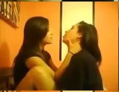Desi Indian college lesbian girls MMS