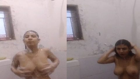 Naked shower bath by big boobs Desi viral girl