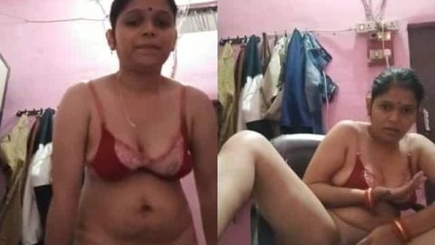 Naughty Indian housewife striptease video for her secret lover