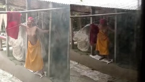 Outdoor nude bath and dress change viral bhabhi