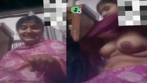 Pink lips bhabhi showing beautiful untouched boobs