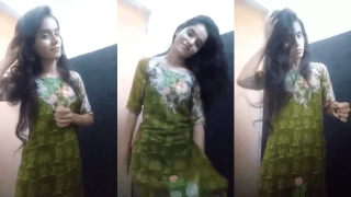 Pretty Girl Slow Private Strip Tease