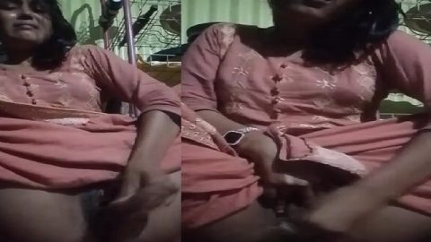 Pussy masturbating painful cry by Desi girl nude