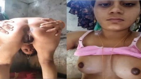 Real Dehati wife nude show in bathroom