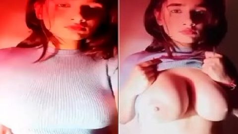 Red hot and sexy girlfriend big boobs viral show