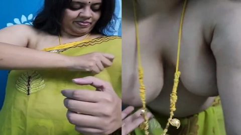 Saree slip boob show of sex affair viral Desi bhabhi