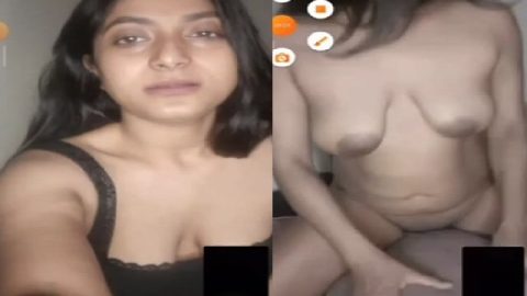 Sexiest Indian lady nude on video call to impress client