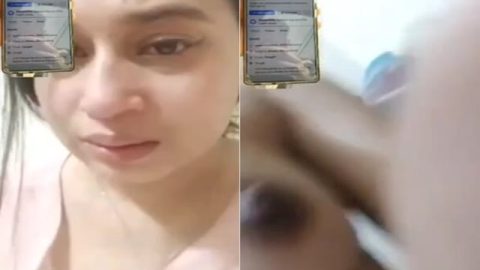 Sexy maal naked body showing on video call
