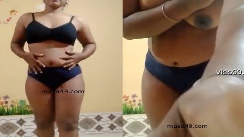 Shy Desi girl boobs show viral stripping nighty