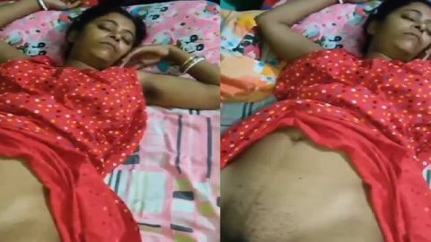 Sleeping bhabhi sex pussy captured viral MMS
