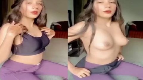 Slim girl removing bra viral boobs show MMS