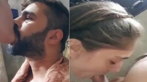 Slim wife kissing and Desi blowjob in bathroom