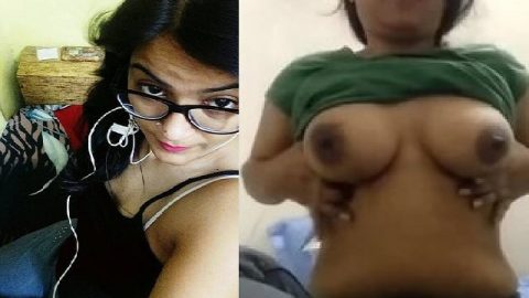 Topless Indian GF pressing big boobs viral show